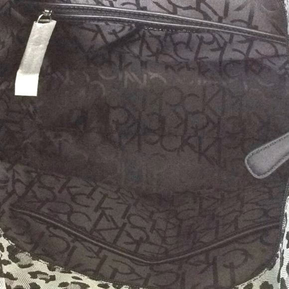 Calvin Klein WomenS Animal Print Tote Top Zip Closure Size-13” x 10 3/4” NWT - Picture 7 of 8